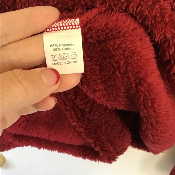 Women’s Leopard and Burgundy Pullover 2XL (L) - Picture 4 of 9